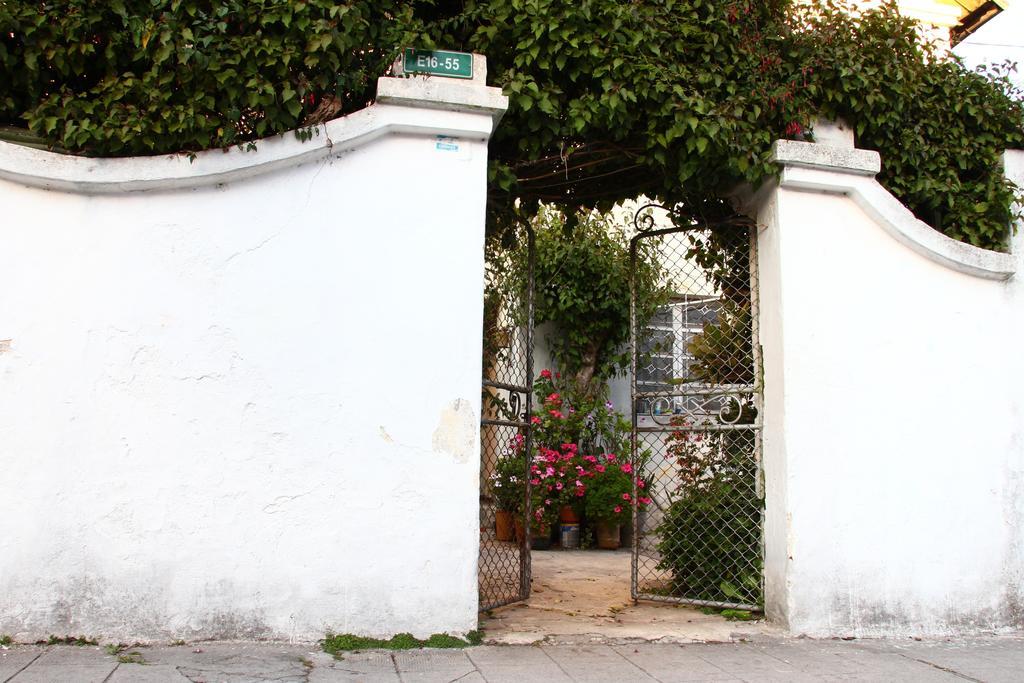 La Casa De La Gringa Quito Exterior photo